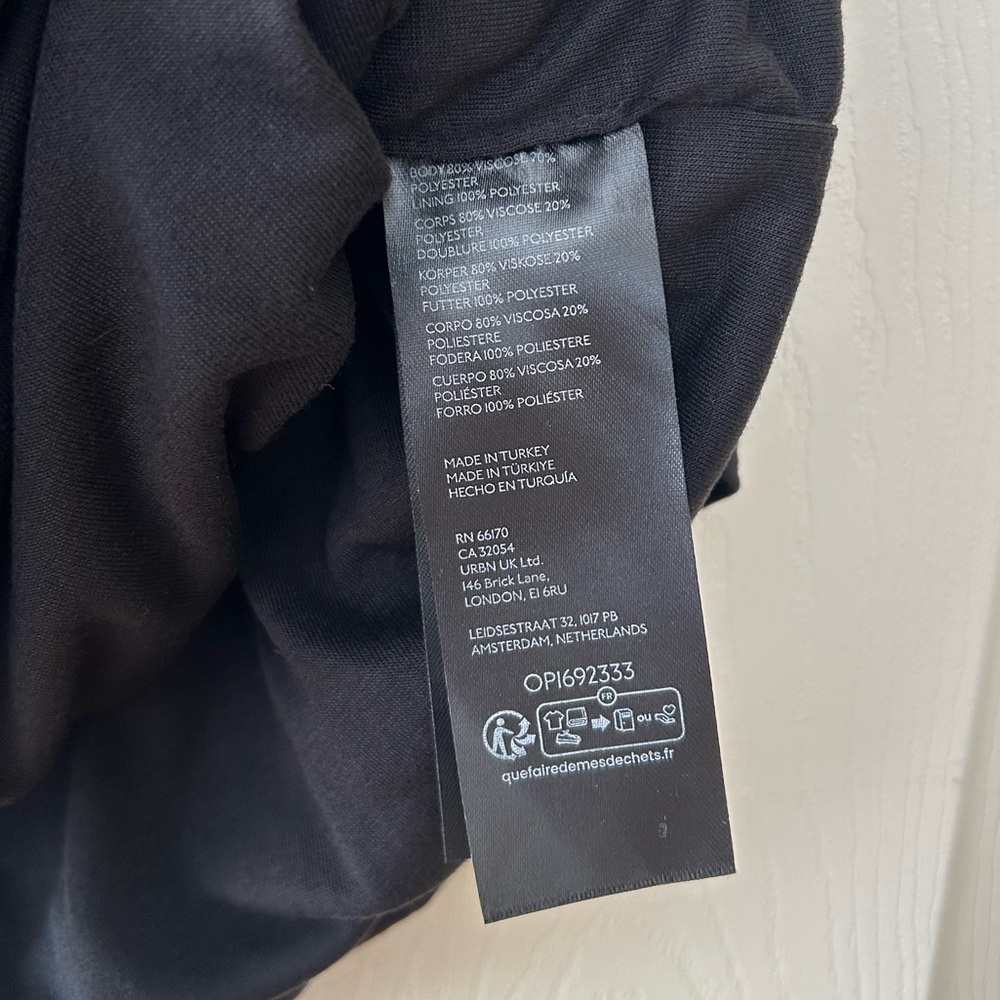 NWOT Anthropologie black strapless ruffle top 2X - Picture 2 of 2